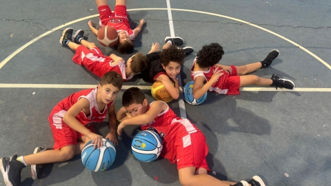  הכדורסל מגיע למושבים: בית הספר לכדורסל של מעגלים